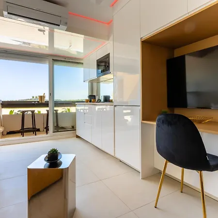 Apartment Insomnia Design Vue Port Village Naturiste